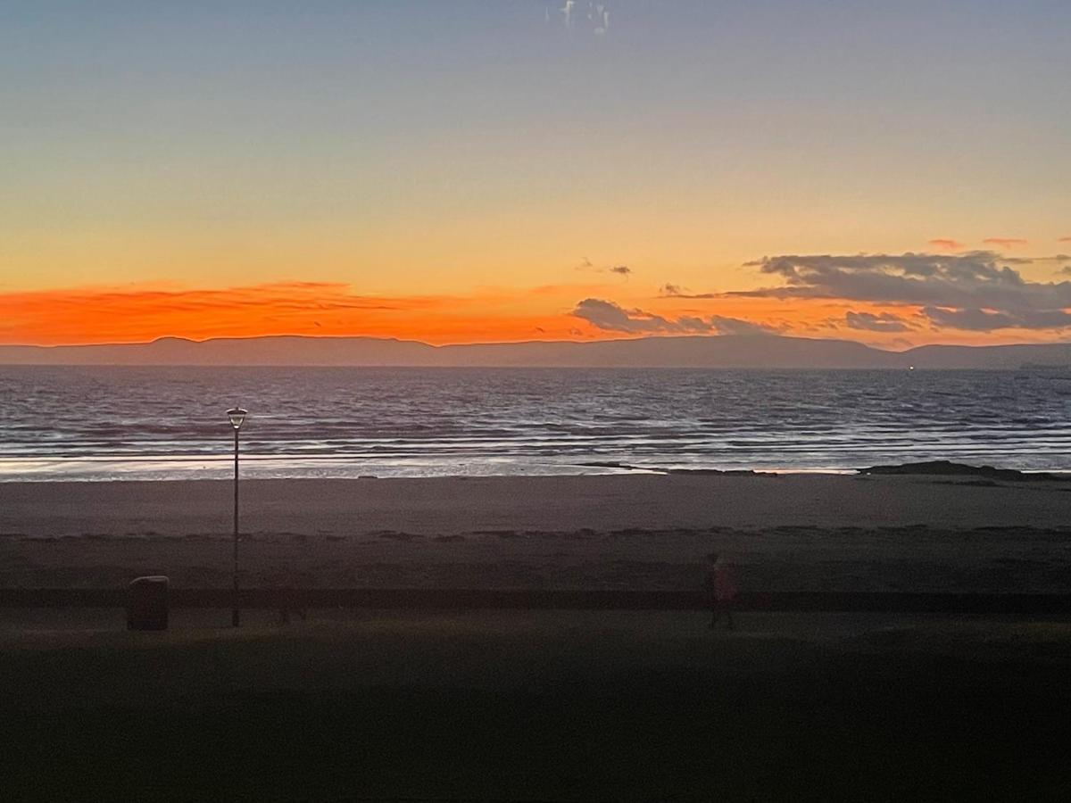 The Marine - Balcony - Beach View - Coorie Doon Stays Ayr Bagian luar foto