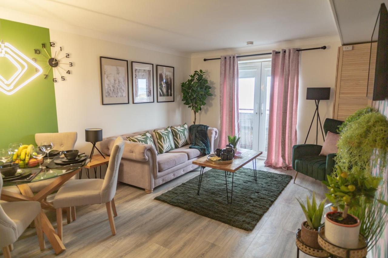 The Marine - Balcony - Beach View - Coorie Doon Stays Ayr Bagian luar foto